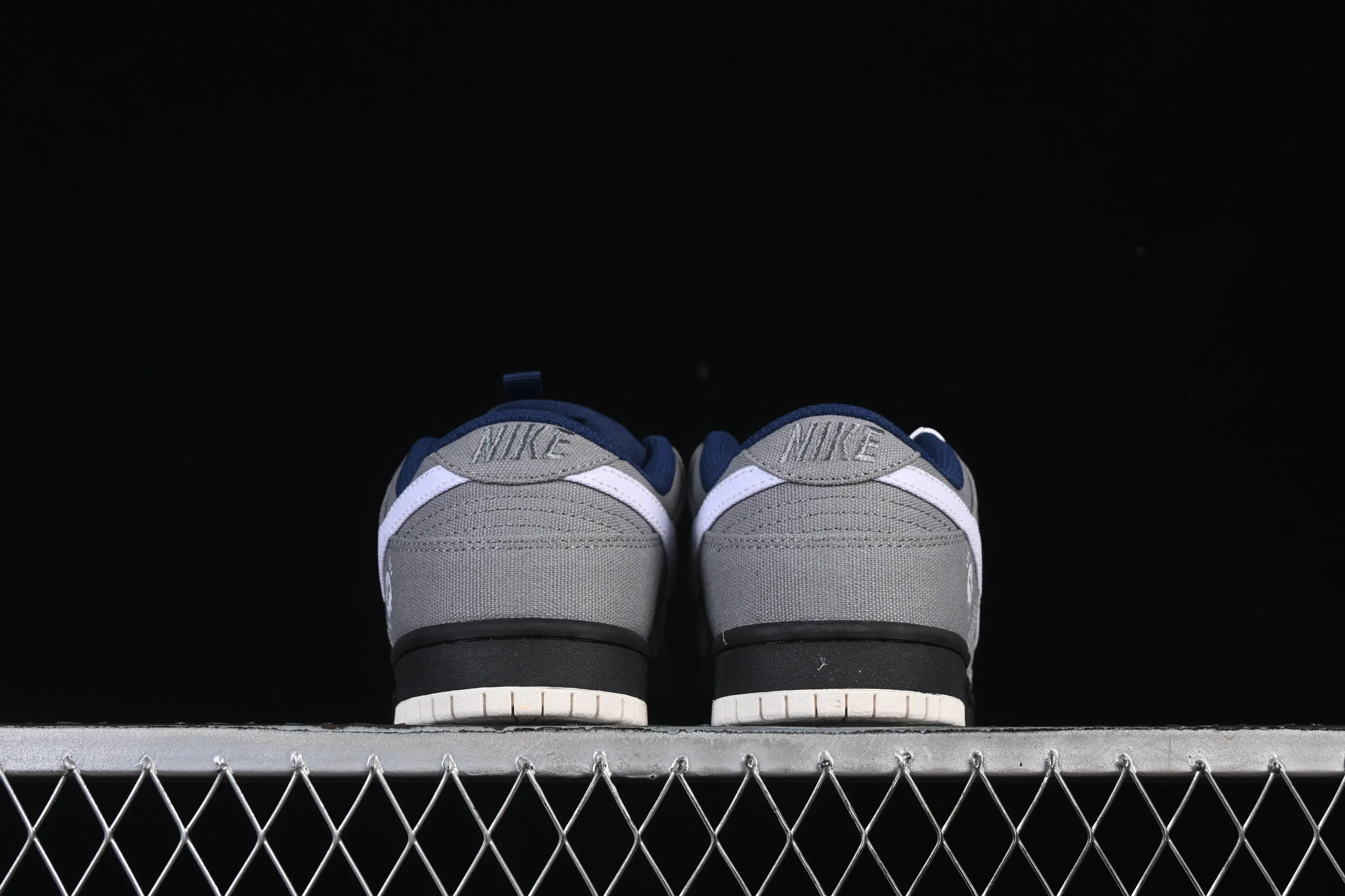 All categories Nk SB Dunk series Nk SB Dunk Low low-top sneakers Nike SB Dunk Low canvas splicing SB low-top casual sneakers DX6775-400